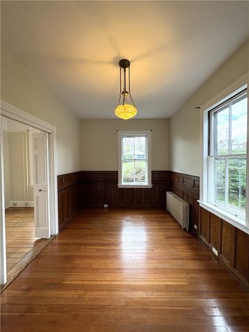 39 Walcott Avenue, Jamestown, RI 02835