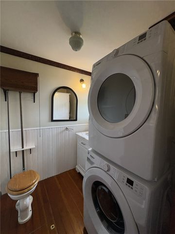 39 Walcott Avenue, Jamestown, RI 02835