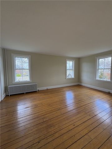 39 Walcott Avenue, Jamestown, RI 02835
