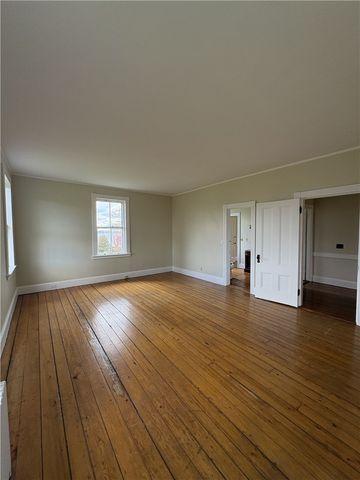 39 Walcott Avenue, Jamestown, RI 02835