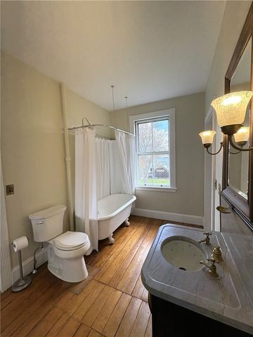 39 Walcott Avenue, Jamestown, RI 02835