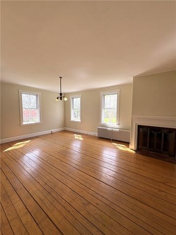 39 Walcott Avenue, Jamestown, RI 02835