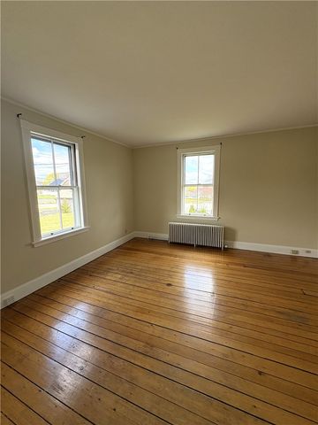 39 Walcott Avenue, Jamestown, RI 02835