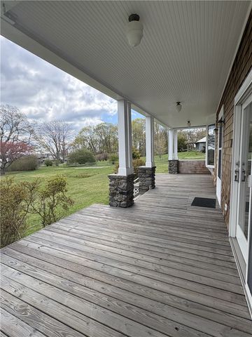 39 Walcott Avenue, Jamestown, RI 02835