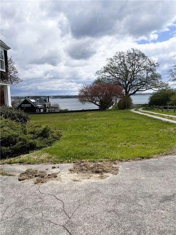 39 Walcott Avenue, Jamestown, RI 02835