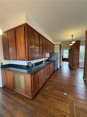 39 Walcott Avenue, Jamestown, RI 02835