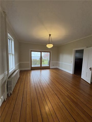 39 Walcott Avenue, Jamestown, RI 02835