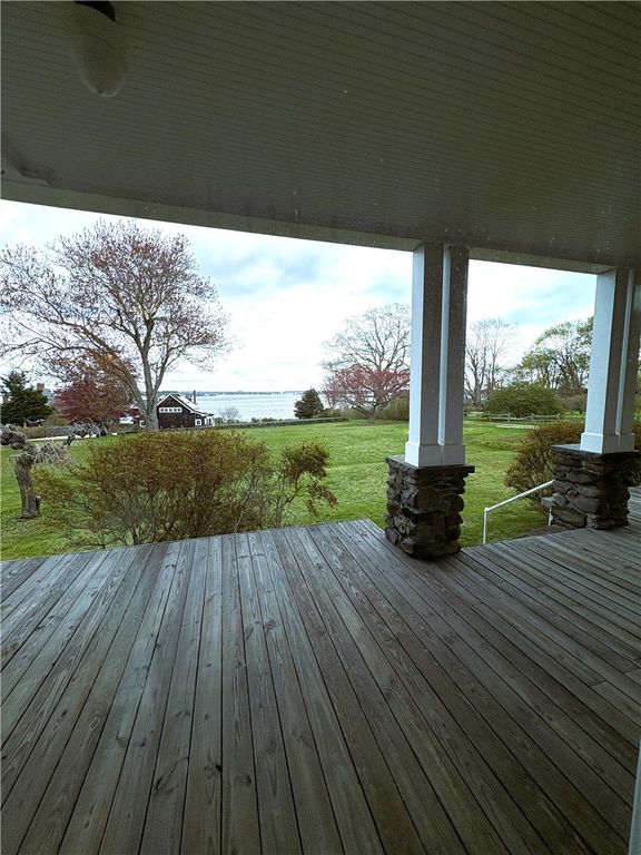 39 Walcott Avenue, Jamestown, RI 02835