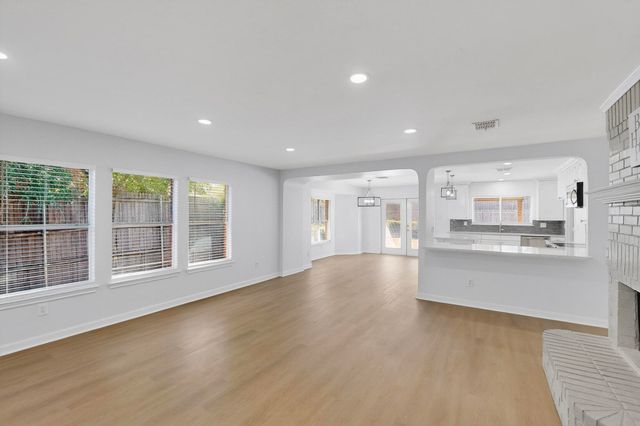 328 Cortland Circle, Roanoke, TX 76262