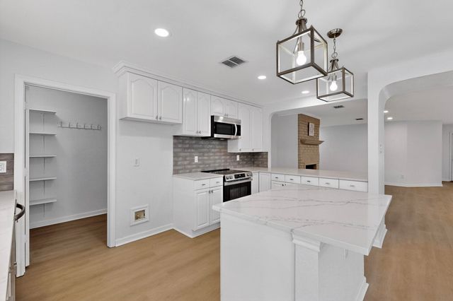 328 Cortland Circle, Roanoke, TX 76262