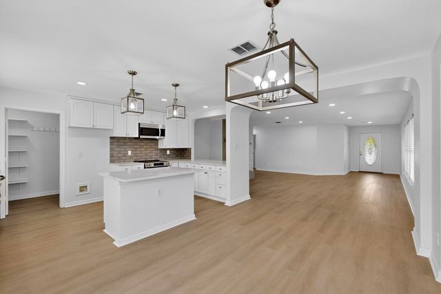 328 Cortland Circle, Roanoke, TX 76262