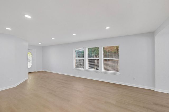 328 Cortland Circle, Roanoke, TX 76262