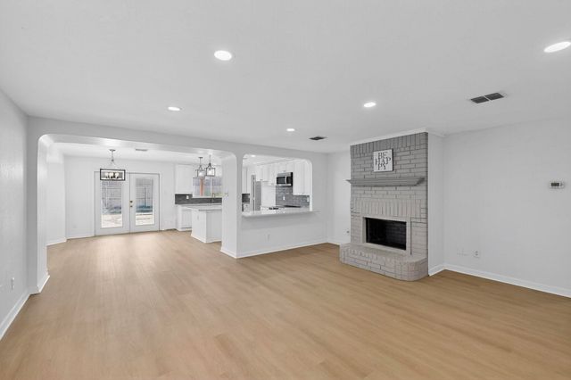 328 Cortland Circle, Roanoke, TX 76262