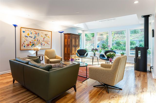 168 Skyview Circle, Asheville, NC 28804