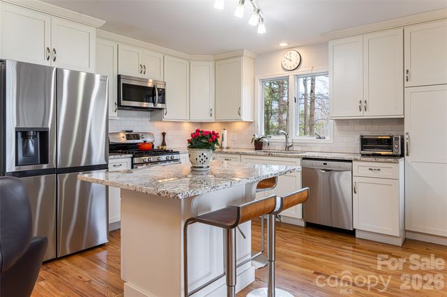 168 Skyview Circle, Asheville, NC 28804