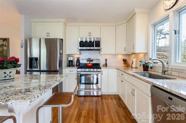 168 Skyview Circle, Asheville, NC 28804