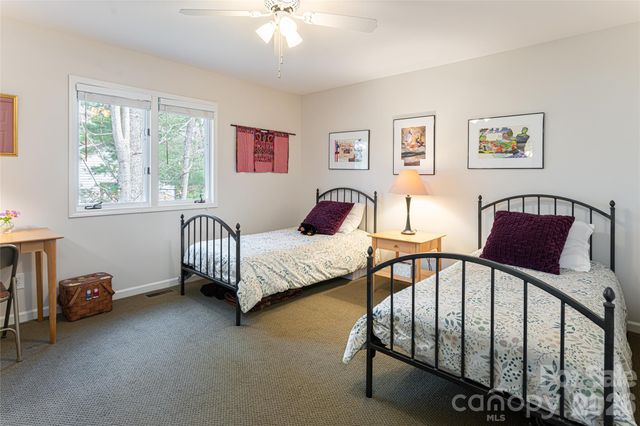 168 Skyview Circle, Asheville, NC 28804