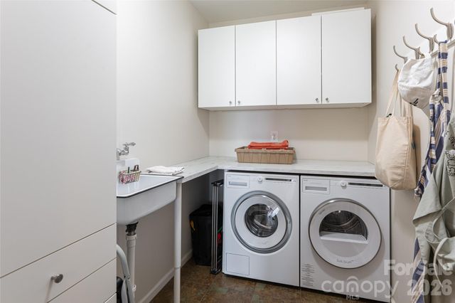 168 Skyview Circle, Asheville, NC 28804