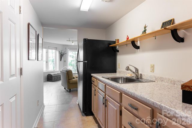 168 Skyview Circle, Asheville, NC 28804