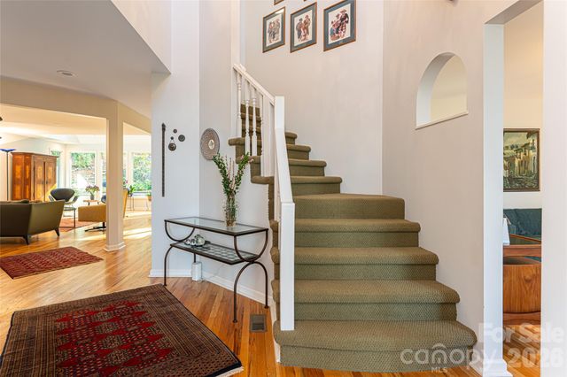 168 Skyview Circle, Asheville, NC 28804