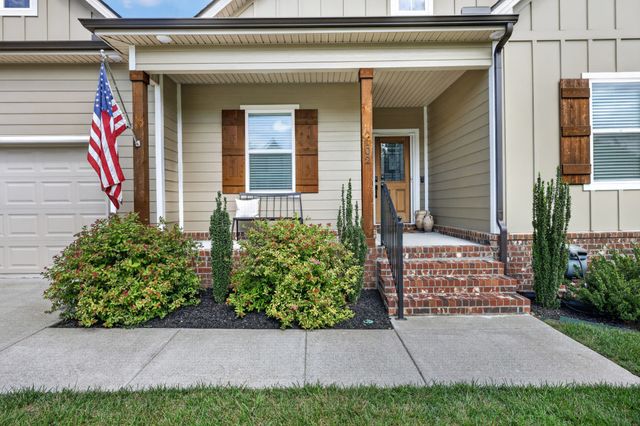 102 Albatross Ct, La Vergne, TN 37086