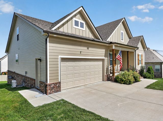 102 Albatross Ct, La Vergne, TN 37086