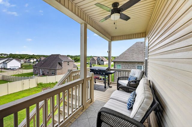 102 Albatross Ct, La Vergne, TN 37086