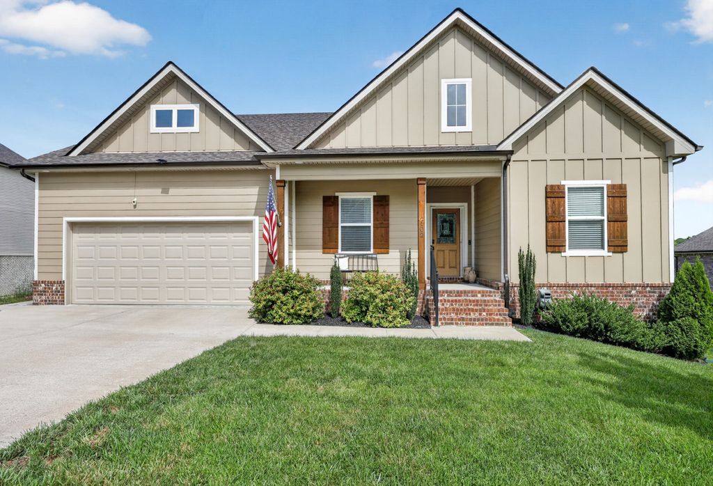 102 Albatross Ct, La Vergne, TN 37086