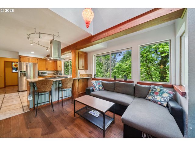 19655 SUN Cir, West Linn, OR 97068