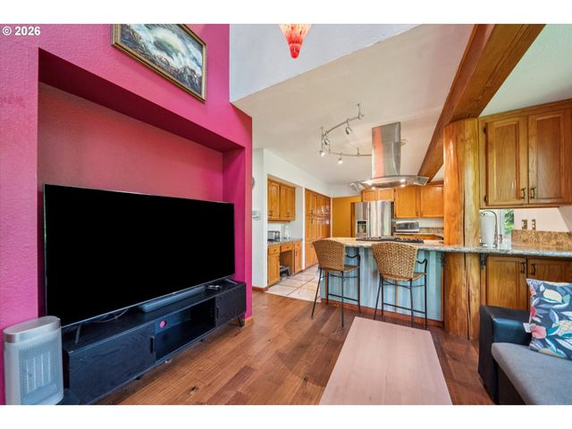 19655 SUN Cir, West Linn, OR 97068