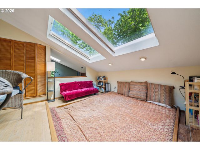 19655 SUN Cir, West Linn, OR 97068