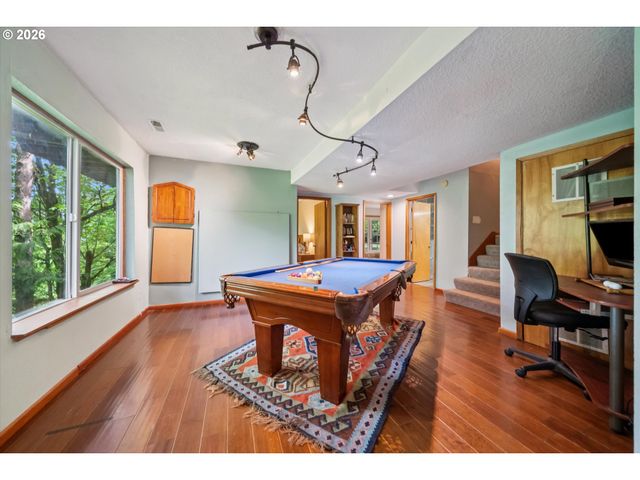 19655 SUN Cir, West Linn, OR 97068