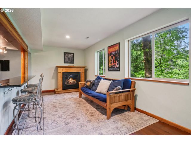 19655 SUN Cir, West Linn, OR 97068