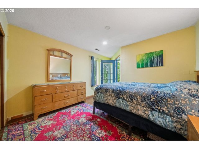 19655 SUN Cir, West Linn, OR 97068