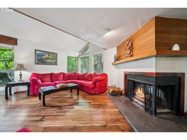 19655 SUN Cir, West Linn, OR 97068