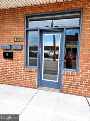 120 INDEPENDENCE ST, Berkeley Springs, WV 25411