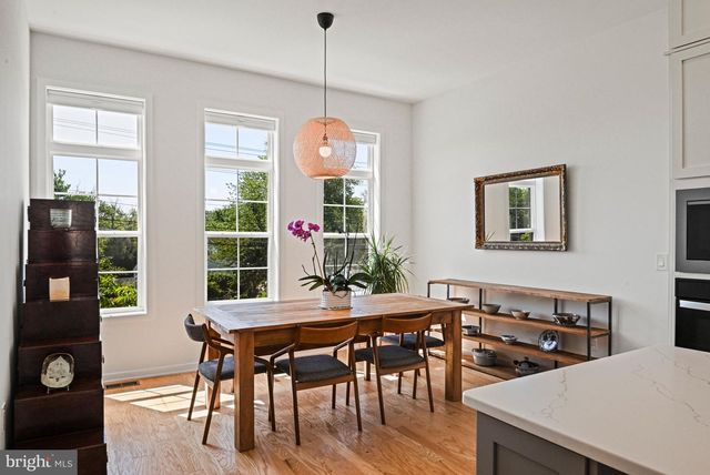 7382 MAGARITY RD, Mclean, VA 22102