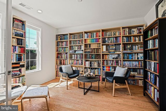 7382 MAGARITY RD, Mclean, VA 22102