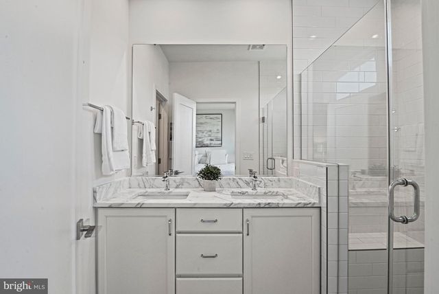 7382 MAGARITY RD, Mclean, VA 22102