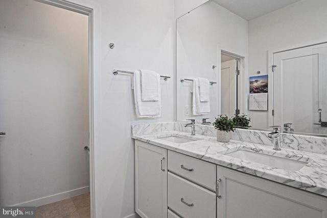 7382 MAGARITY RD, Mclean, VA 22102