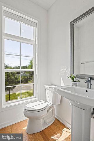 7382 MAGARITY RD, Mclean, VA 22102