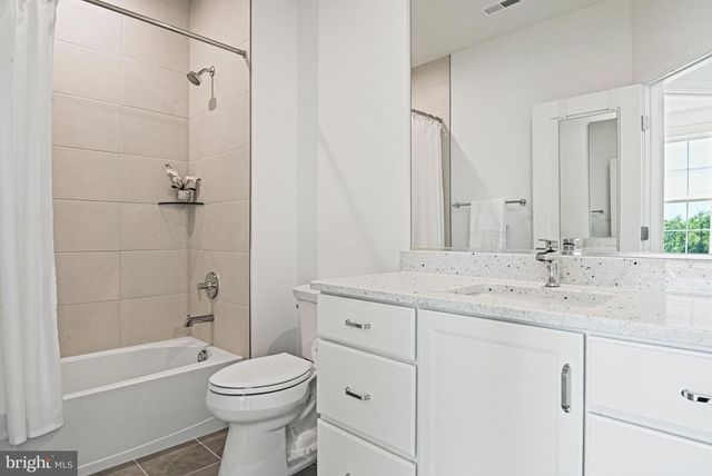 7382 MAGARITY RD, Mclean, VA 22102