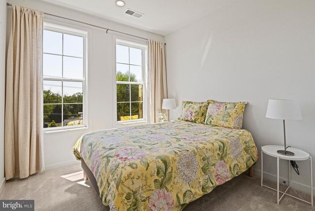 7382 MAGARITY RD, Mclean, VA 22102