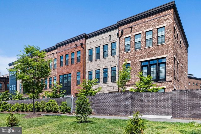 7382 MAGARITY RD, Mclean, VA 22102