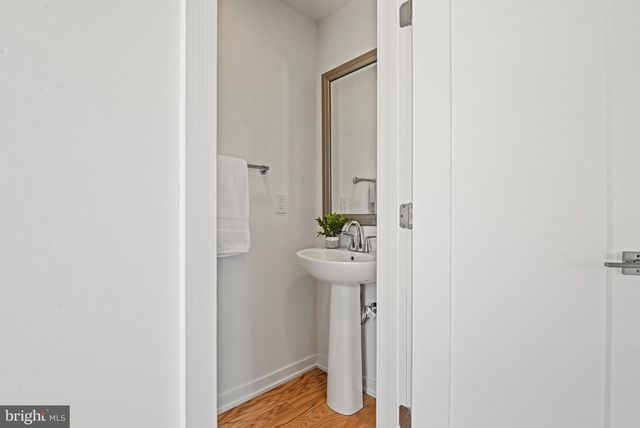 7382 MAGARITY RD, Mclean, VA 22102