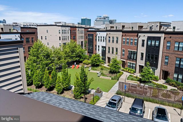 7382 MAGARITY RD, Mclean, VA 22102