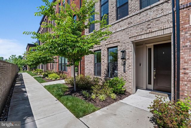 7382 MAGARITY RD, Mclean, VA 22102