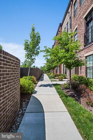 7382 MAGARITY RD, Mclean, VA 22102
