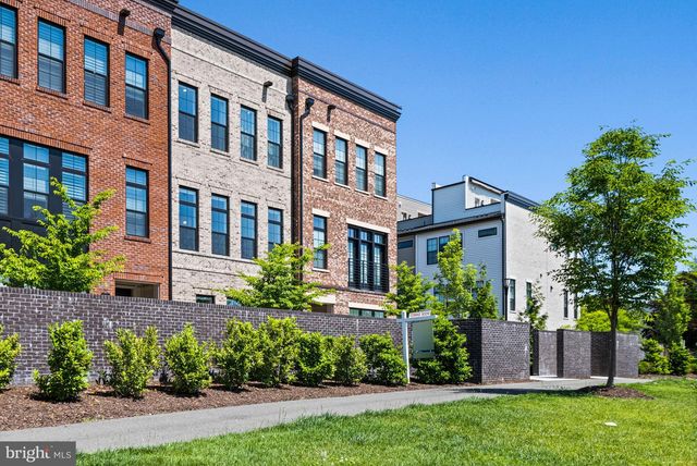 7382 MAGARITY RD, Mclean, VA 22102