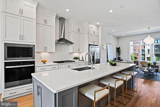7382 MAGARITY RD, Mclean, VA 22102